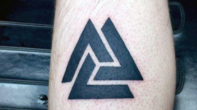 Valknut dövmesi hakkında neler düşünüyorsunuz?