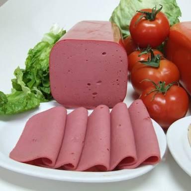 Tavuk salamı mı dana salamı mı almayı tercih edersiniz?