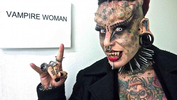 Dövme ya da piercing cinsel çekime artı mı olur, eksi mi?