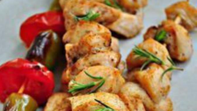 Tavuk şişe köfte ve patates geçirsem fırında pişer mi?