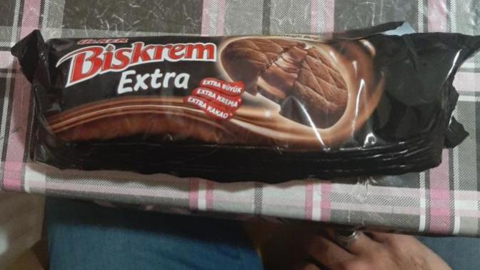 Bir Biskrem versem yer misin bu saatte?