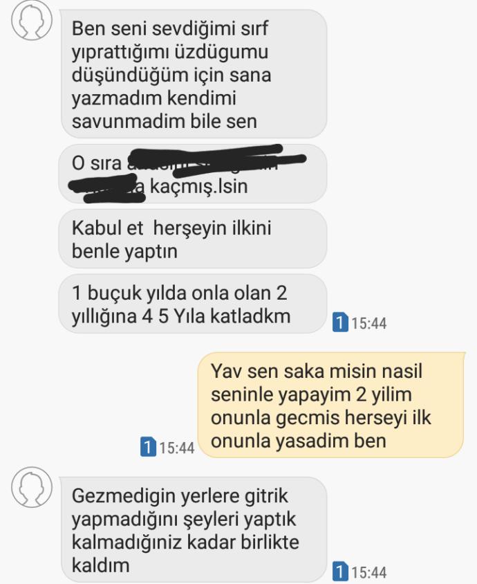 Sizce üzülüyor mu takmiyor mu?