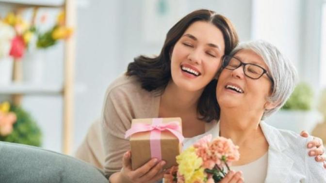 Kayınvalideme anneler gününde ne hediye alabilirim?