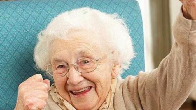 Eğer 90 yaşına gelseydin ve 30 yaşındaki bedenine veya aklına sahip olma şansın olsaydı, aklı mı seçerdin yoksa bedeni mi?
