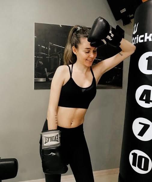 Berfu Yenenler 1 haftada 10 kilo verdi! Sizce bir haftada 10 kilo vermek sağlıklı olabilir mi?