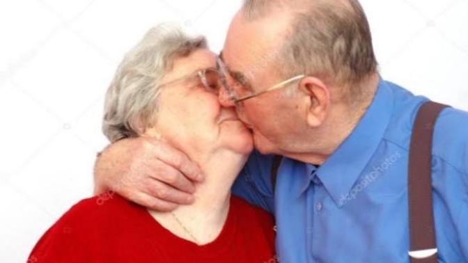Yaşlılar (+50) nasıl cinsel ilişki yaşıyor?