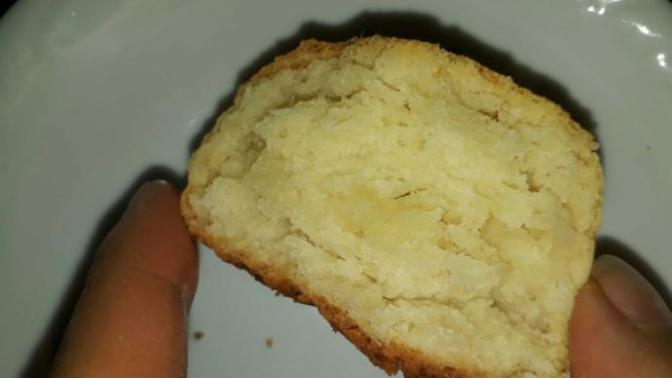 Pogaca puf puf olması gerekirken neden böyle hamursu olur içi?