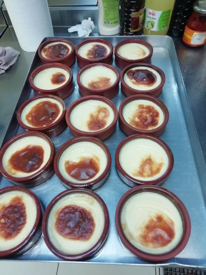 Günü tatlandırmak adına kendinize bir tatlı sipariş etseniz hangi tatlıyı masanızda görmek isterdiniz?