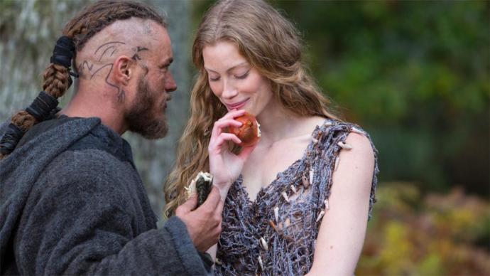 Vikings dizisi Ragnar ve Lagertha çiftleri soğan kırtlarkene fksldlsm
