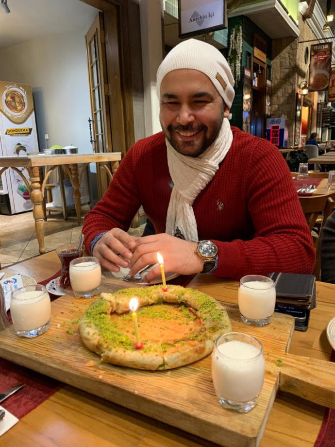 Doğum günümüzde hamburgere mum diksek olmaz mı?