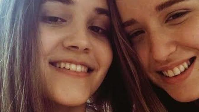 Eşcinsel çift Esin ve Ipek çok tatlı değiller mi 👭🌈?