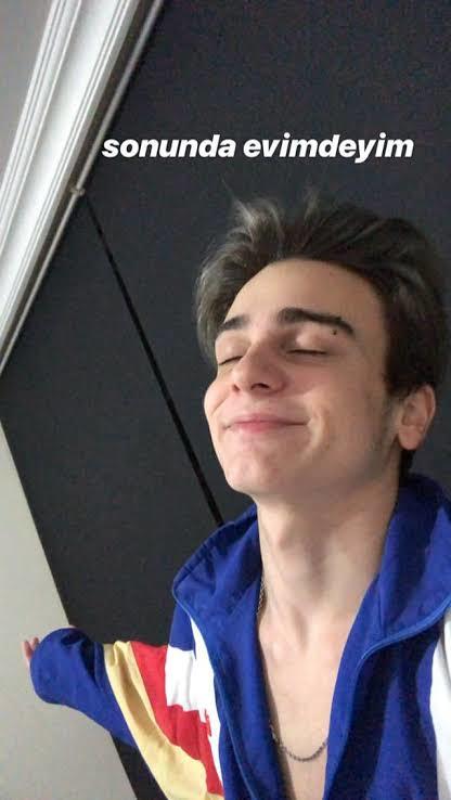 Bu erkek nasıl sizce çok yakışıklı değil mi böyle biri ile evlenir miyim acaba?