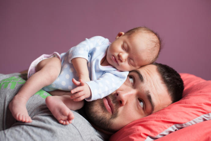 Erkekler hangi bebek bakımı konusunda oldukça başarılıdır?