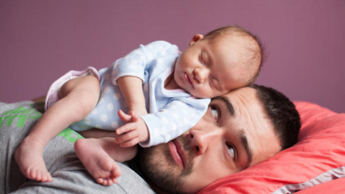 Erkekler hangi bebek bakımı konusunda oldukça başarılıdır?