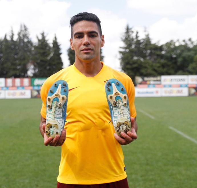 Radamel Falcao Sizce Yakışıklı Değil mi Yaa?