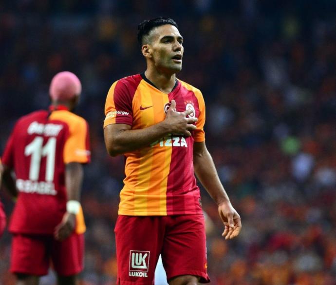 Radamel Falcao Sizce Yakışıklı Değil mi Yaa?
