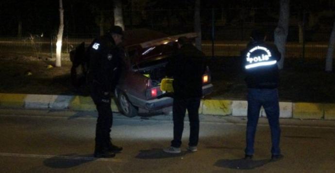Kız çocuğunu kaçıran uzman çavuş, linç girişiminden havaya ateş açarak kurtuldu! Bu konu hakkında ne düşünüyorsunuz?