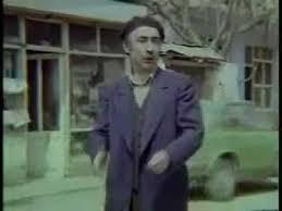 Şener Şen. Camiye yapılan bagış paralarını yiyen din adamı.