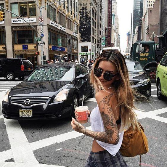 Dövme yaptıran kadınları seksi buluyor musunuz?