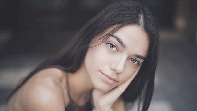 Bade Demirer mi daha güzel Itır Yurtkoruyan mı?