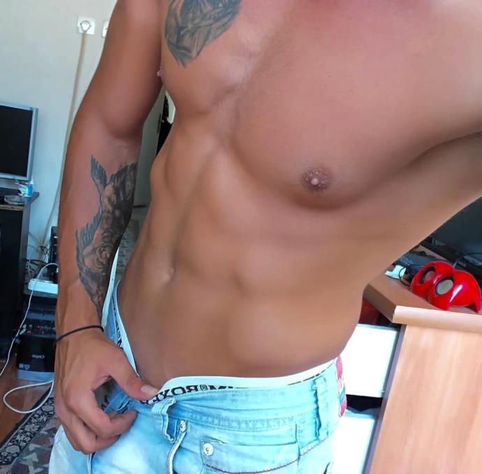Kaslı spor hocamdan hoşlanıyordum fitness eğitmeni ama kendisi ama gay çıktı?