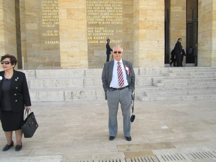 Güzel ve yakışıklı kişiler ne giyse tarz mıdır?