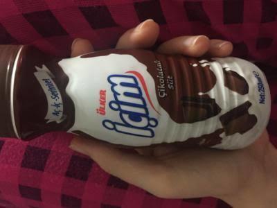Çikolatalı süt fabrikası olan biri  var mı ?