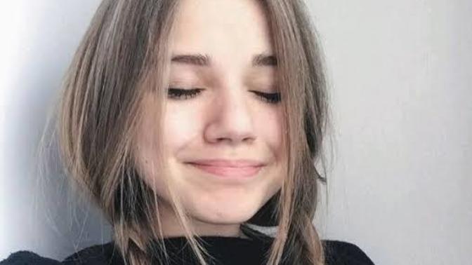 Sitenin en güzel kızı kim oy verelim mi? Soruya gelen kızların arasından beğensin herkes bakalım kim çıkacak 😊?