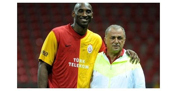 Efsane basketbolcu Kobe Bryant helikopter kazasında hayatını kaybetti! Kendisi hakkında ne düşünüyorsunuz?