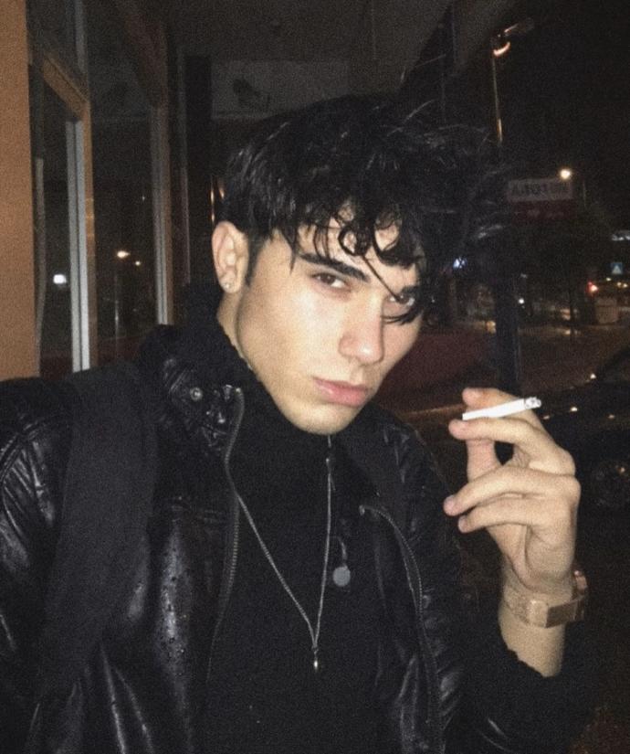 Badboy'lardan hoşlanmak ergenlik midir?