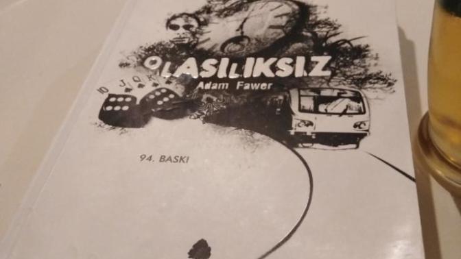 Arkadaşlar hoşlandığım kadın "napıyorsun yiğidim" diye mesaj attı "kitap okuyorum bebeyim" diyeyim mi sizce?