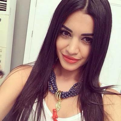 Kamerada ikki opa-singil bilan jinsiy aloqa Orqa tarafingizda yotgan holda oyoqlarni yoyish porno