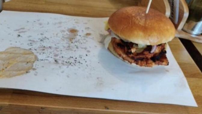 Hamburgeri mi patatesi mi önce yersiniz?
