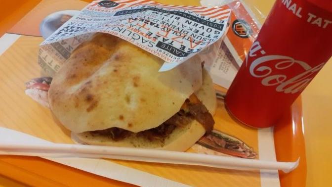 Yemek yediniz mi? Döner sever misiniz?