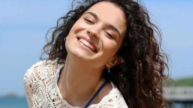 Aslı Bekiroğlu’nun çıplak fotoğrafları internete sızdırıldı? Sizce bu bir reklam mı yoksa gerçek mi?