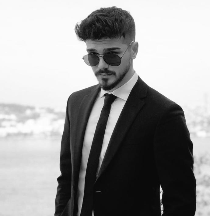 Beyler böyle giyinmek çok mu zor 😄?