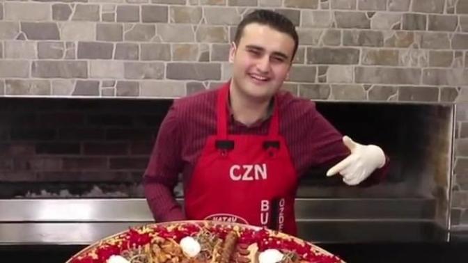 Czn Burak olarak tanınan aşçı Burak Özdemir sence itici mi, yoksa çekici mi?