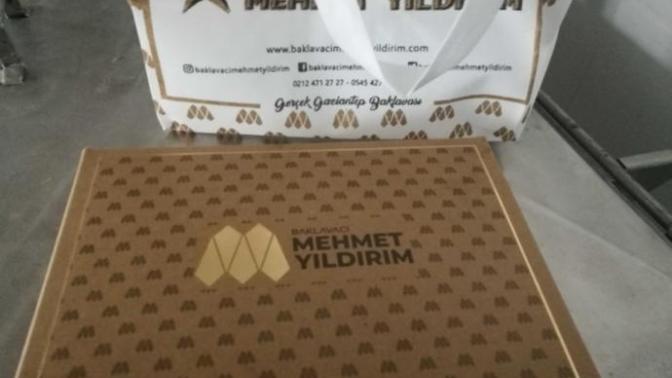 Baklavanın yanında ne gider?