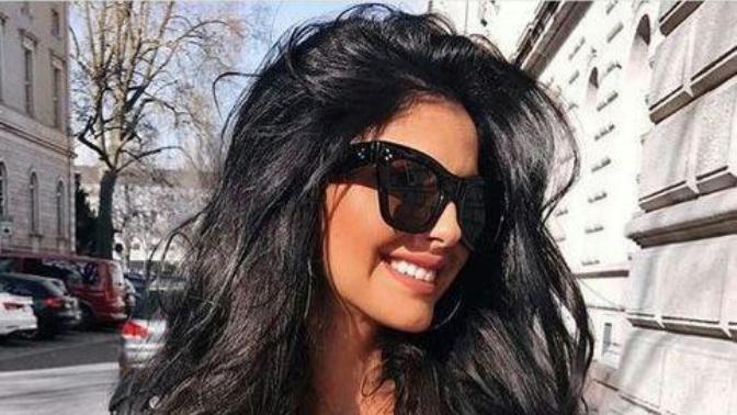 Minyon kadınları uzun saç mı, kısa saç mı daha hoş gösteriyor?
