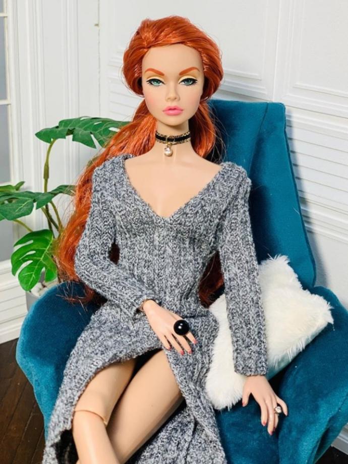 Slikonlu ve estetikli barbie bebeklerle çocuğunun oynamasına izin verir miydin?