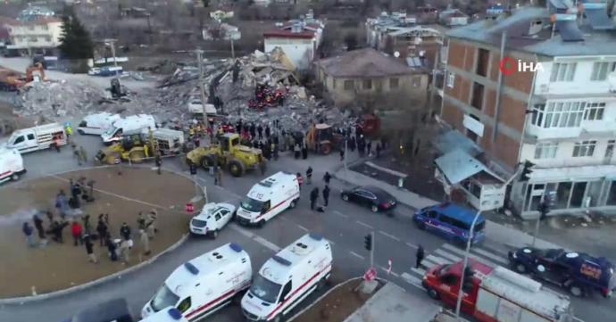 Göçük altından ‘başım açık, beni çıkarmayın’ diyenlerin imanıyla bu ülke korunuyor diyen AKP milletvekiline ne demek istersiniz?