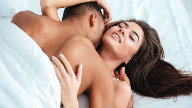 Cinsel tabularına kadınlar mı daha sıkı sıkı bağlıdır, erkekler mi?