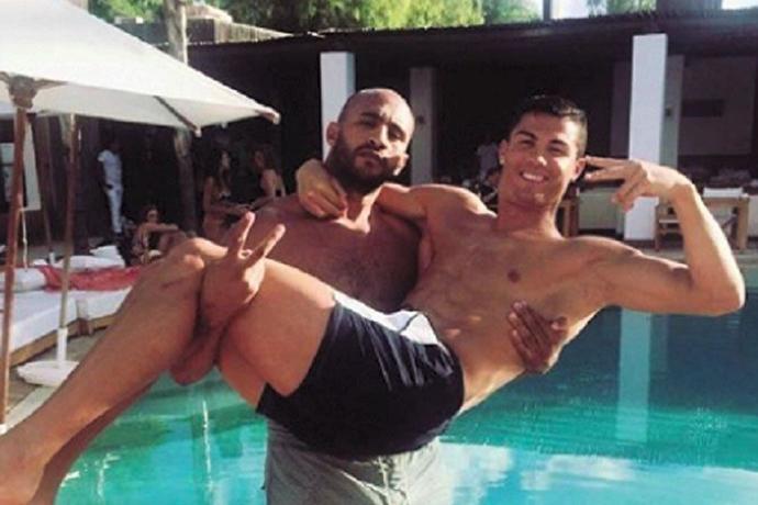 Kisstiano - Dybala ve Ronaldo öpüştü! Neler oluyor?