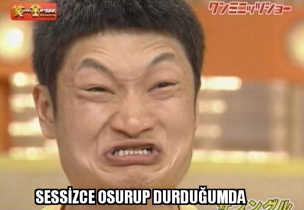 Arkadaşlar hoşlandığım kızın tikiyle oynarken kız osurdu nasıl teselli ettiririm?