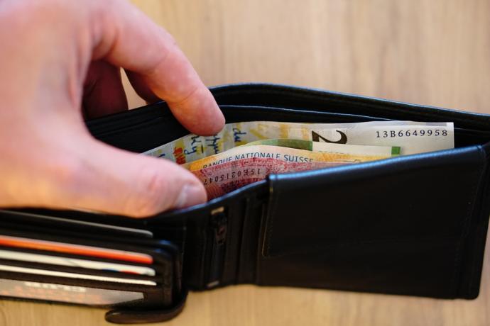 Cüzdanınız çalınsa içinden çıkacak en ilginç şey nedir?