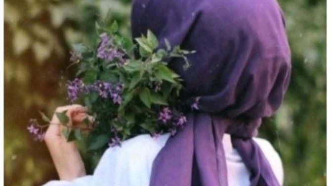 Tesettürlü bir kızdan hoşlanıyorum. Nasıl iletişime geçebilirim?