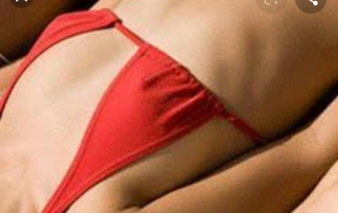 Kız çok güzel olsa bile küçük göğüsler problem midir?