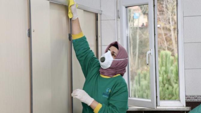 Temizlik yaparken maske takar mısınız?