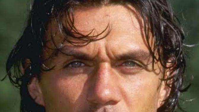 Maldini ile Puyol'u kıyaslarsak hangisi daha iyi stoperdi?