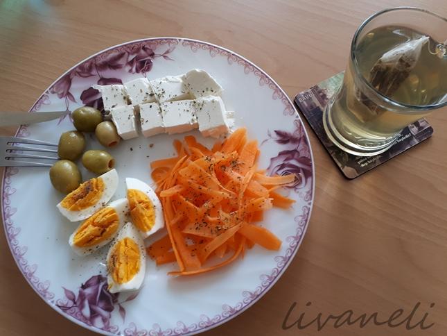 renkli kahvaltım ve canım ıhlamurum :)